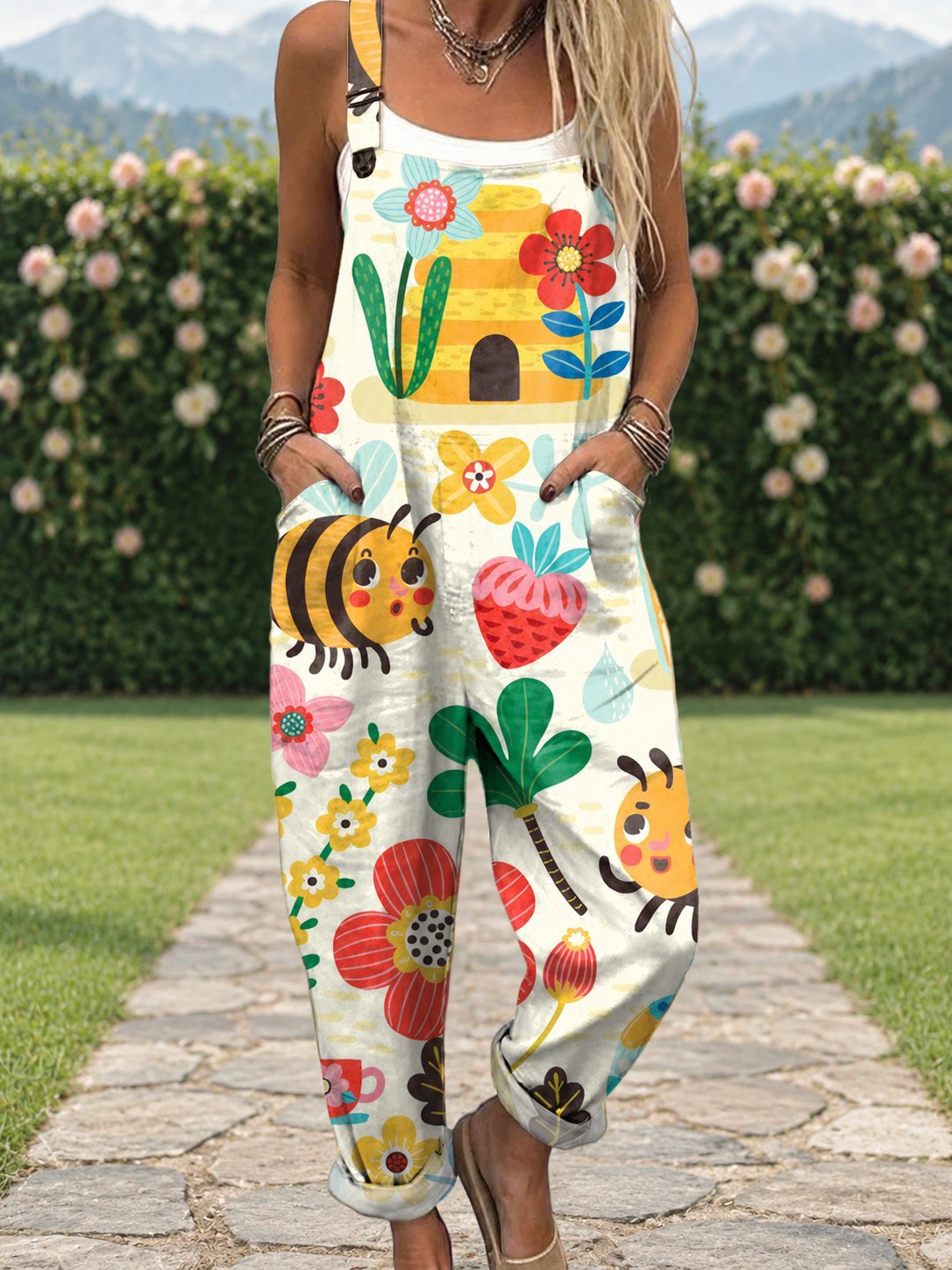 Felicia | Jumpsuit with Garden Bees