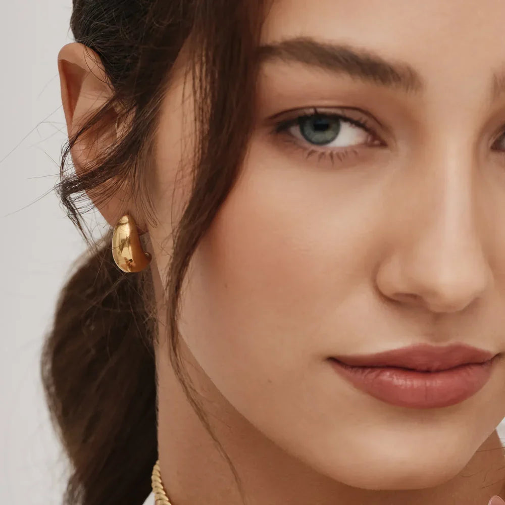 Teardrop Earrings in gold